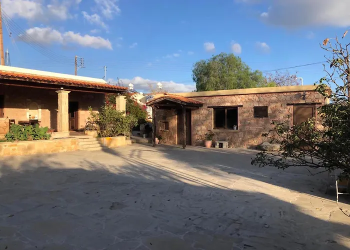 빌라 Zivlas Stone House *