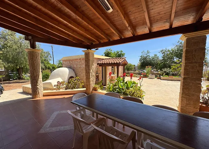 빌라 Zivlas Stone House *