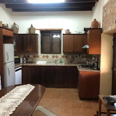 Zivlas Stone House *