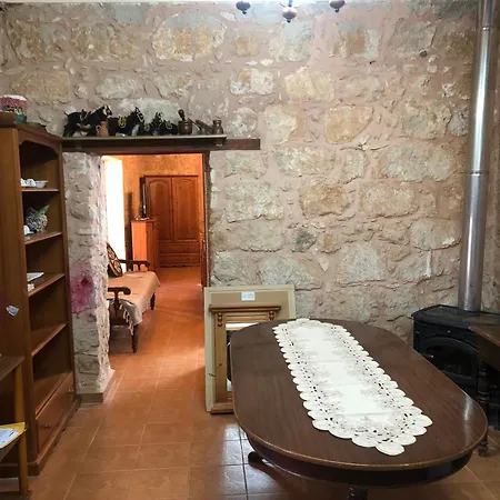 וילה Zivlas Stone House *