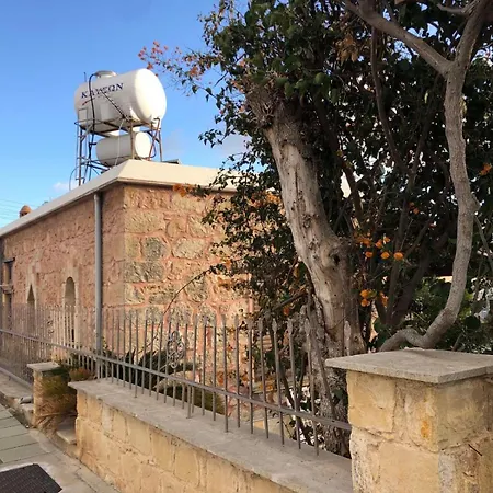וילה Zivlas Stone House *