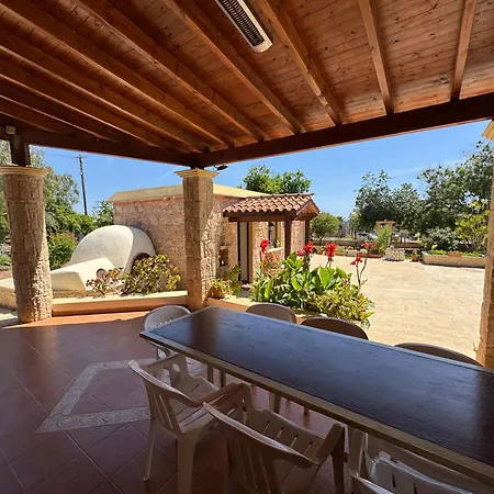 וילה Zivlas Stone House *